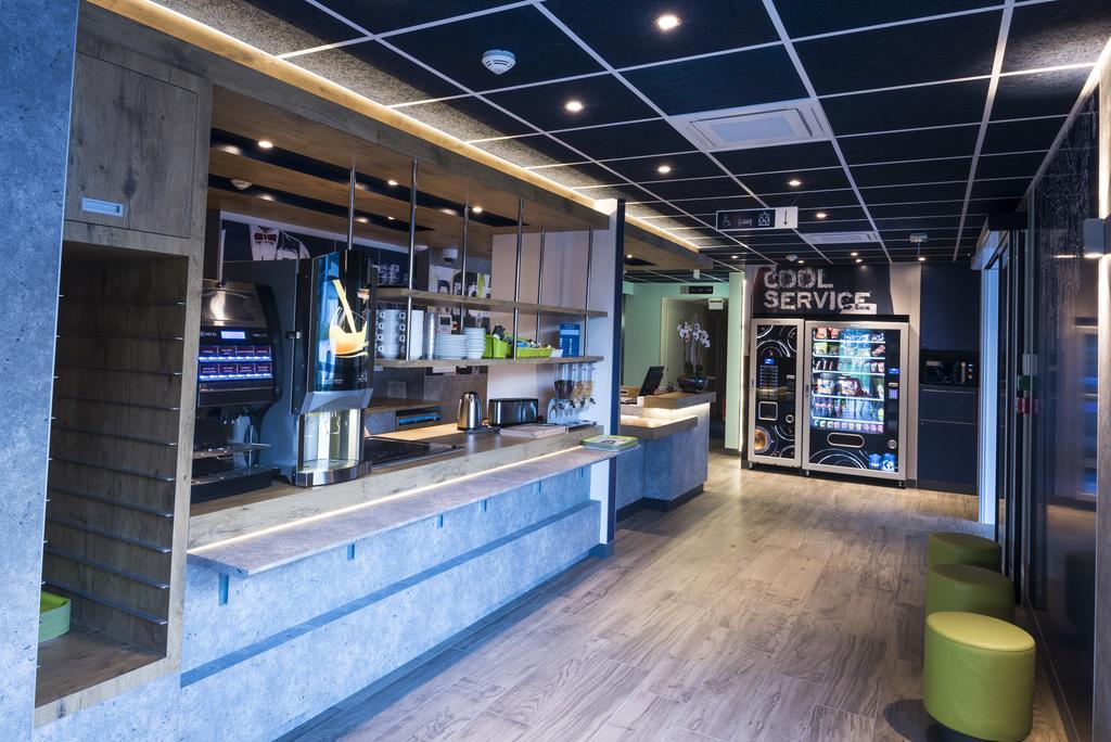 萨朗什宜必思经济酒店 萨莱切 外观 照片